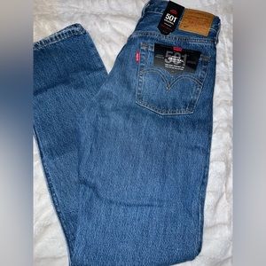 Levi’s 501 size 27 X 32